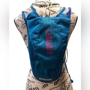 Camelback Charm turquoise Blue hiking, biking back pack 1.5 Liter 50 oz
